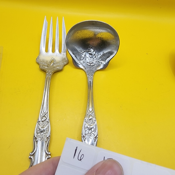 1847 Rogers Bros. Charter Oak Silverplate Gravy Ladle, Fork - Picture 9 of 9